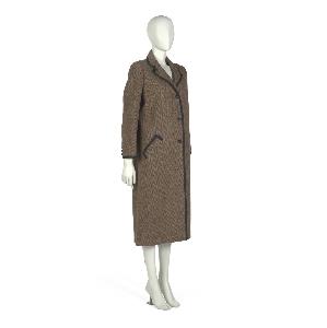 Vera Huppe Maxwell - Day ensemble in brown and black herringbone tweed comprising coat and skirt